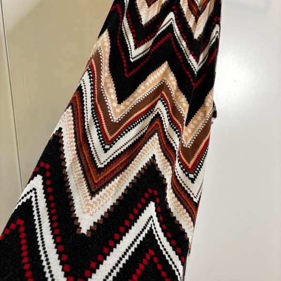 Chevron Patterned Tunic Tank Top Size L - Picture 5 of 9
